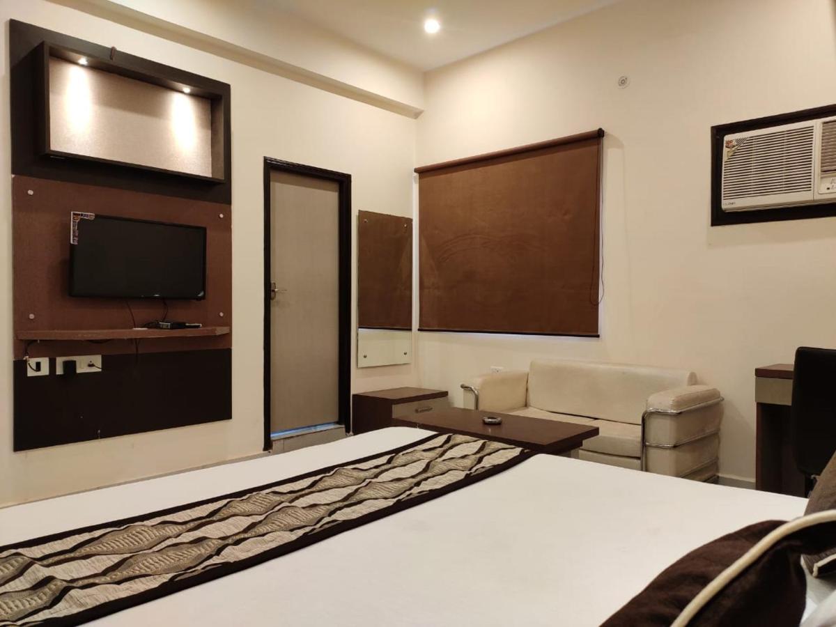 Maple Delite Lucknow Exterior foto