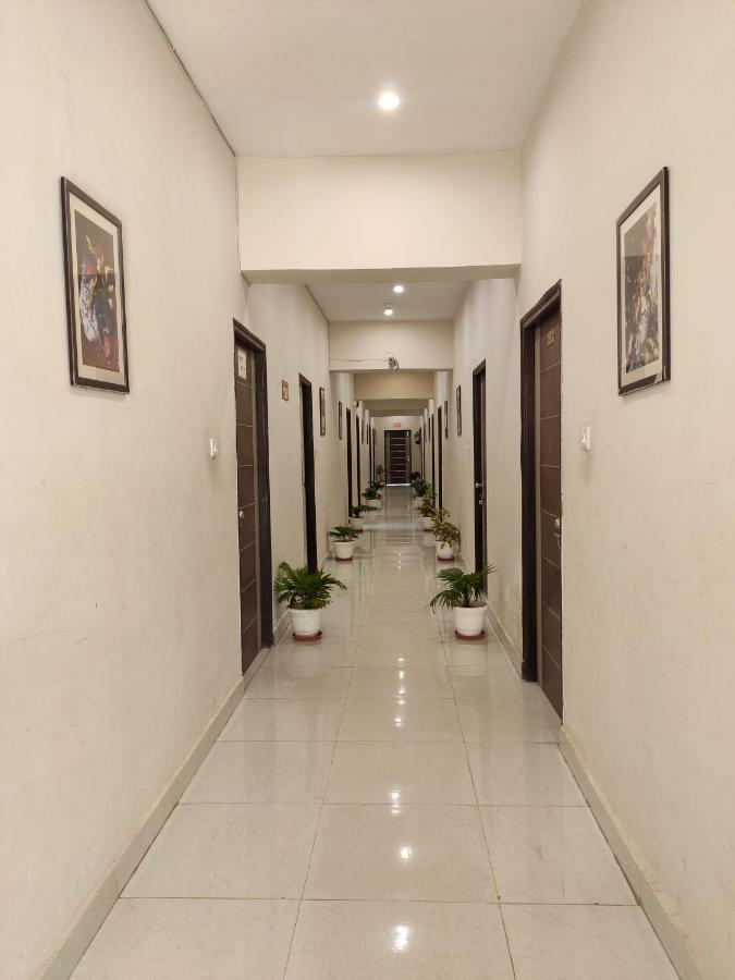 Maple Delite Lucknow Exterior foto