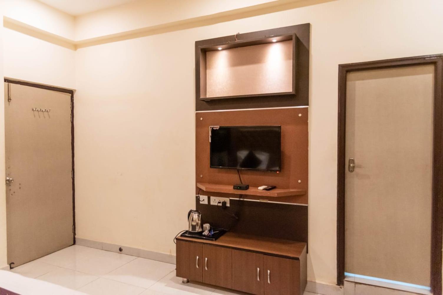 Maple Delite Lucknow Exterior foto
