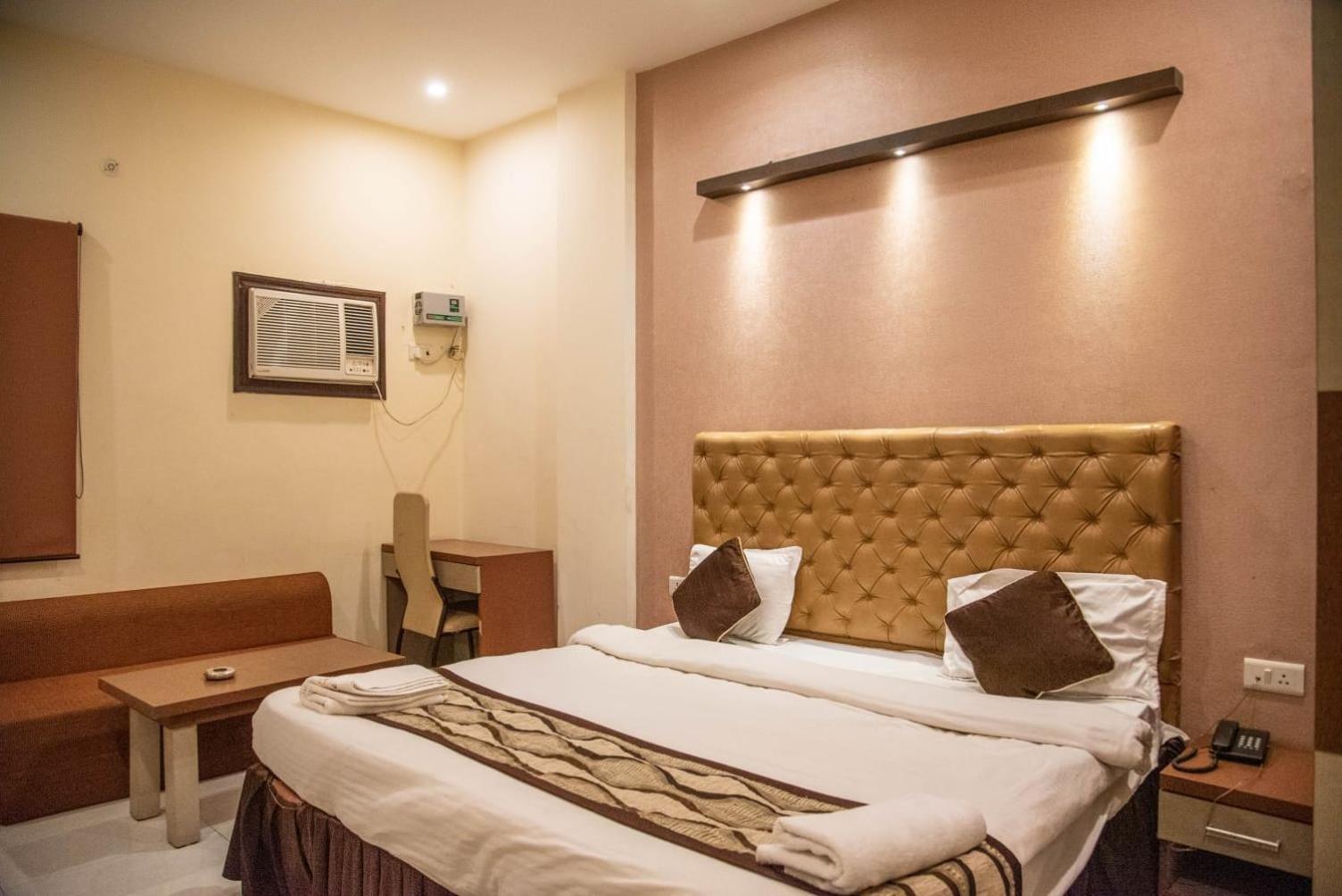 Maple Delite Lucknow Exterior foto